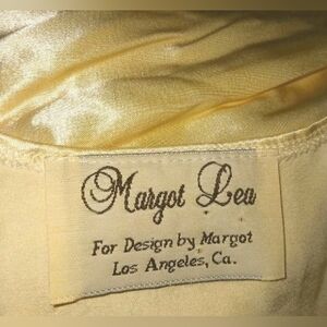 Vintage 80s Margot Lea For Designs by Margot Los Angeles Cream Sleep Gown USA